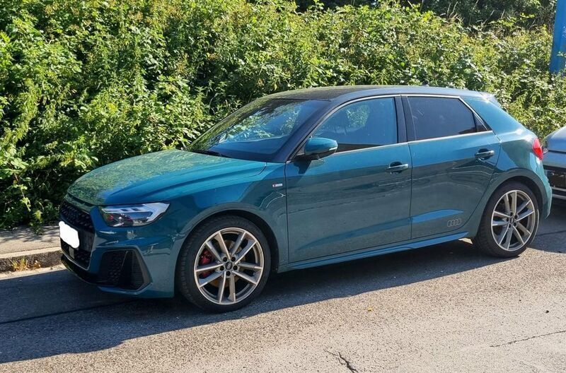 Grün Gebraucht 2019 Audi A1 Sportback Ambiente Kleinwagen | 22.500 € (Fairer Preis) - Bild 1/4