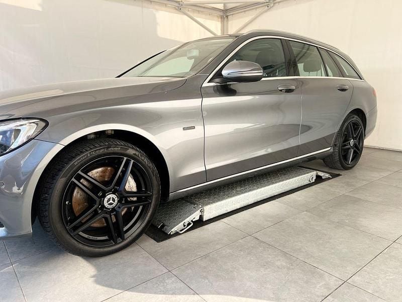 Gebraucht Mercedes C350e 211 PS (155 kW) 2018 Grau Kombi