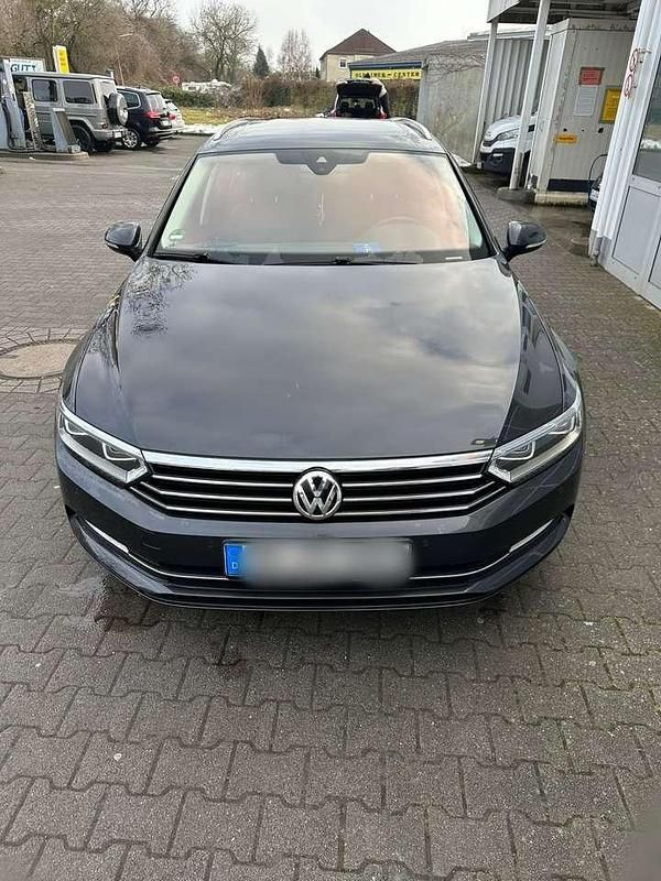 Gebraucht VW Passat Highline 150 PS (110 kW) 2018 Kombi