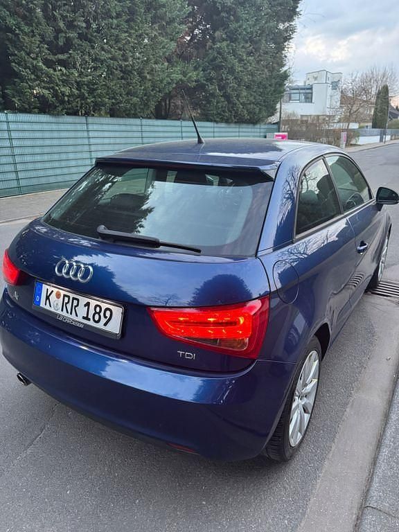 Gebraucht Audi A1 Attraction 105 PS (77 kW) 2011 Blau Kleinwagen