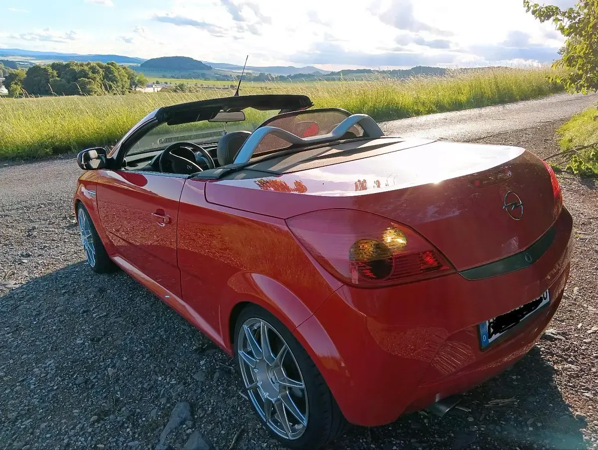Gebraucht Opel Tigra Edition 125 PS (91 kW) 2007 Rot Cabrio