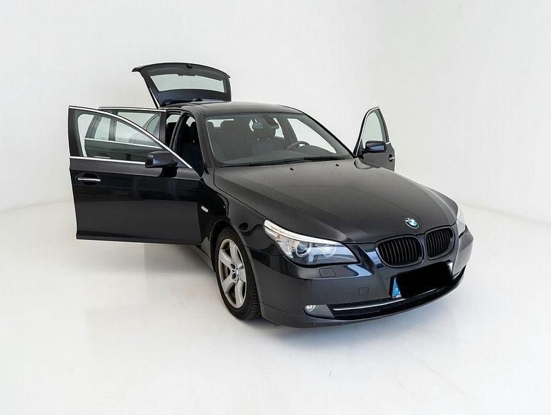 Gebraucht BMW 530 235 PS (172 kW) 2008 Schwarz Kombi