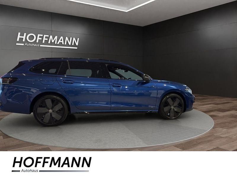 Gebraucht VW Passat R-line 193 PS (141 kW) 2025 Blau Kombi
