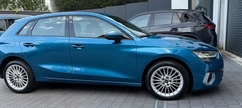 Gebraucht Audi A3 Advanced 116 PS (85 kW) 2022 Blau Limousine