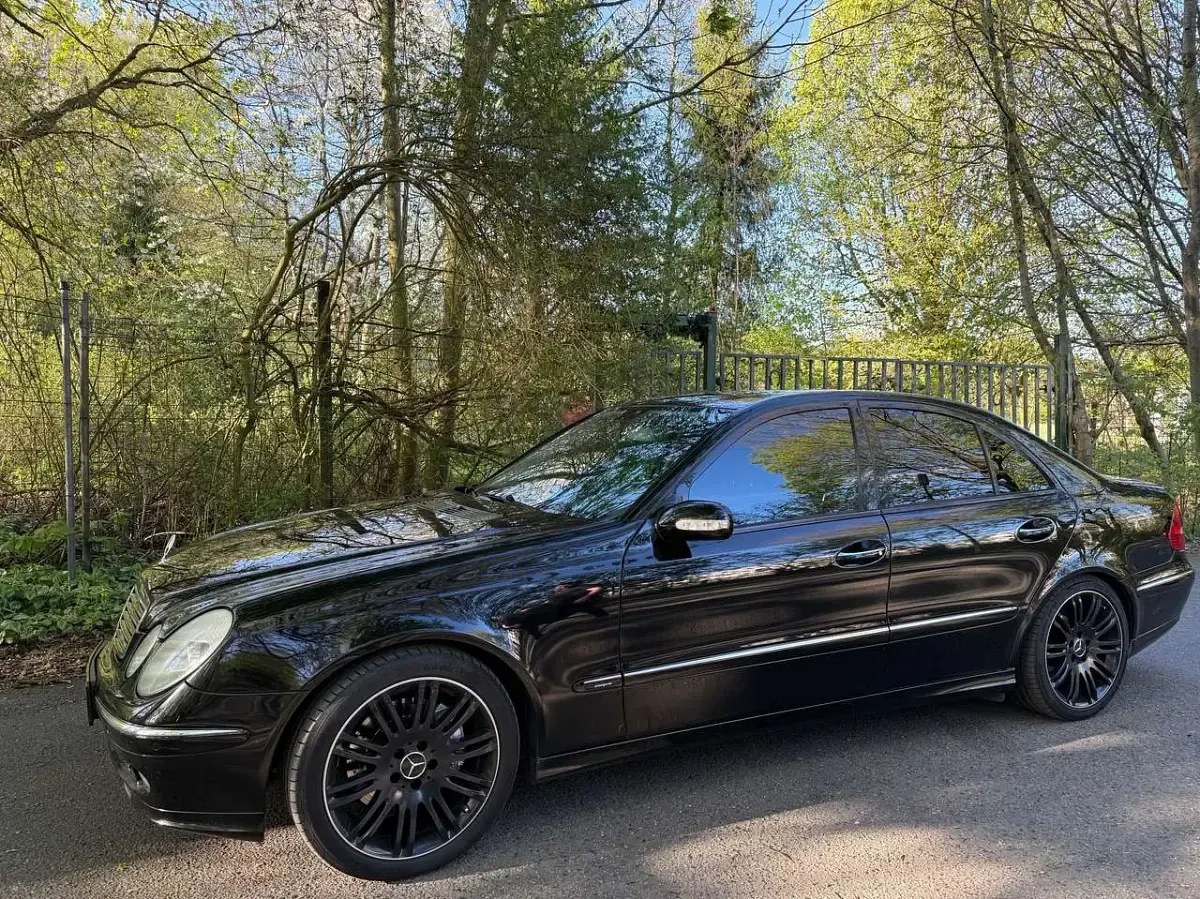 Gebraucht Mercedes E280 231 PS (169 kW) 2005 Schwarz Limousine
