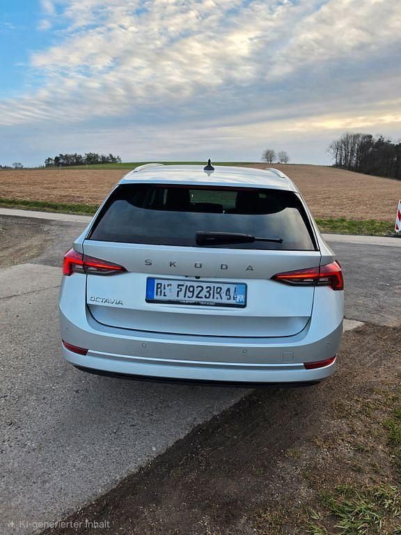Gebraucht Skoda Octavia First Edition 116 PS (85 kW) 2020 Silber Kombi