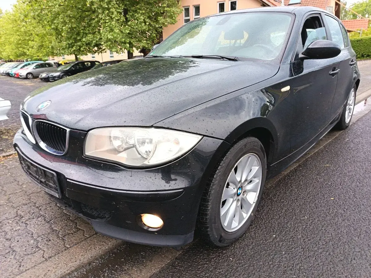 Gebraucht BMW 118 122 PS (89 kW) 2007 Schwarz Kleinwagen