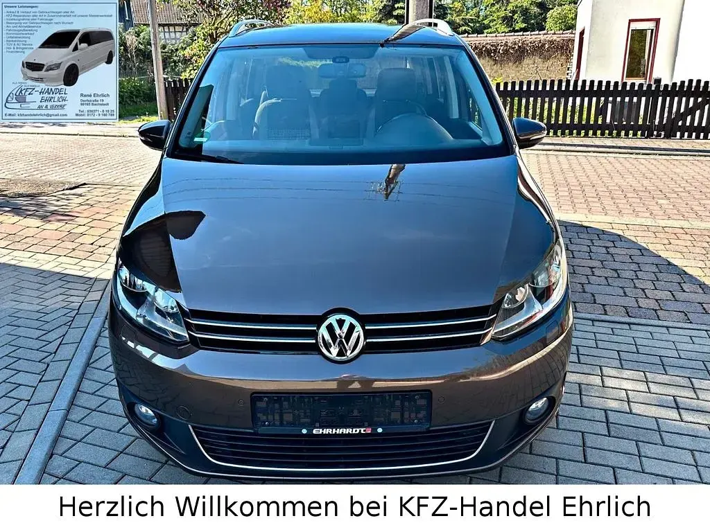 Gebraucht VW Touran Life 105 PS (77 kW) 2013 Braun Van / Kleinbus