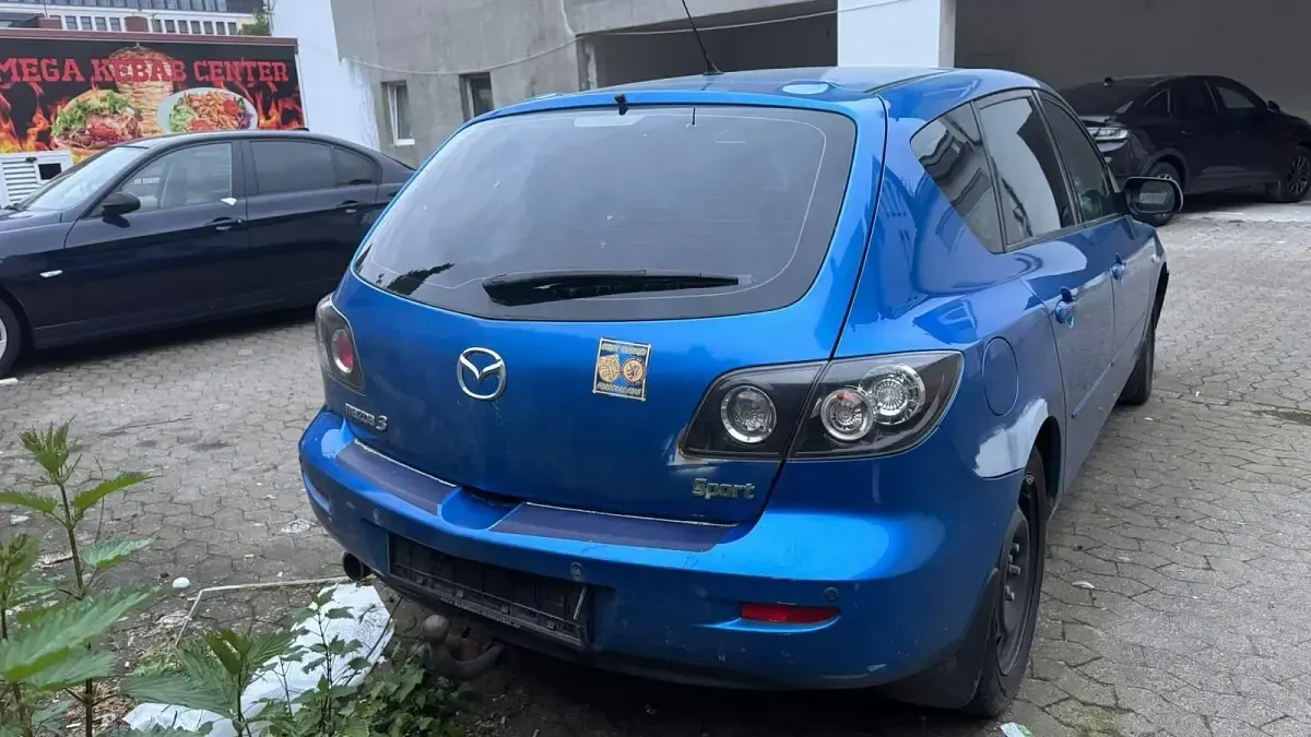 Usata Mazda 3 150 CV (110 kW) 2005 Blu Berlina