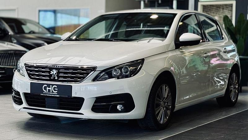 Gebraucht Peugeot 308 Allure 131 PS (96 kW) 2018 Weiß Limousine