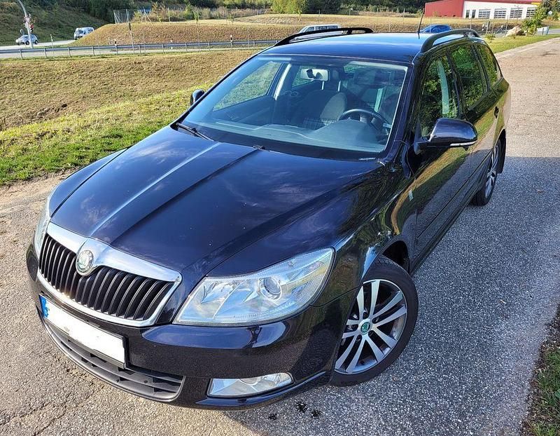Gebraucht Skoda Octavia 122 PS (89 kW) 2012 Schwarz Kombi