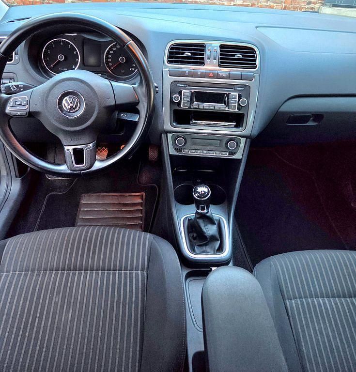 Gebraucht VW Polo 90 PS (66 kW) 2013 Grau Kleinwagen