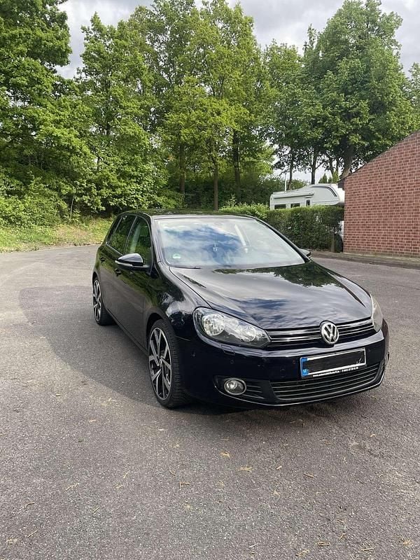 Second-hand VW Golf VI 105 CP (77 kW) 2010 Negru Hatchback