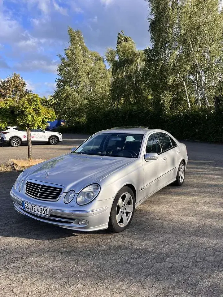 Gebraucht Mercedes E500 Avantgarde 306 PS (225 kW) 2002 Limousine