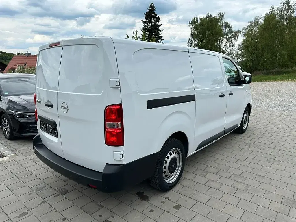 Usata Opel Vivaro 144 CV (105 kW) 2025 Bianco Monovolume