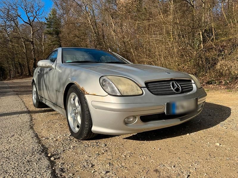 Gebraucht Mercedes SLK230 197 PS (144 kW) 2001 Silber Cabrio