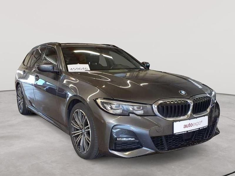 Mineralgrau metallic Gebraucht 2020 BMW 320 M Sport Kombi | 21.990 € (Guter Preis) - Bild 1/4
