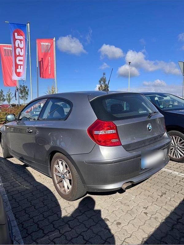 Używany BMW 116 122 KM (89 kW) 2011 Szary Hatchback