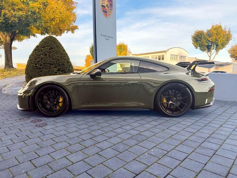 Neu Porsche 992 510 PS (375 kW) 2025 Natooliv