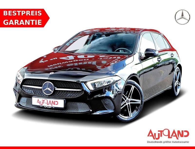 Schwarz Gebraucht 2019 Mercedes A140 Limousine | 22.990 € - Bild 1/4
