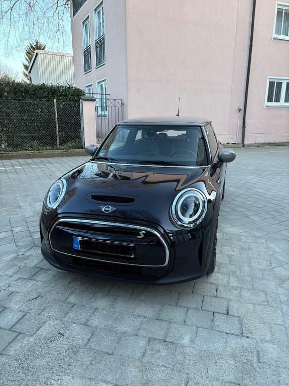 Gebraucht Mini Cooper SE 75 kW (102 PS) 2022 Schwarz Kleinwagen