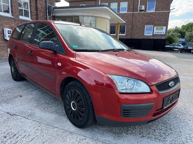 Rot Gebraucht 2005 Ford Focus Trend Kombi | 990 € (Fairer Preis) - Bild 1/4