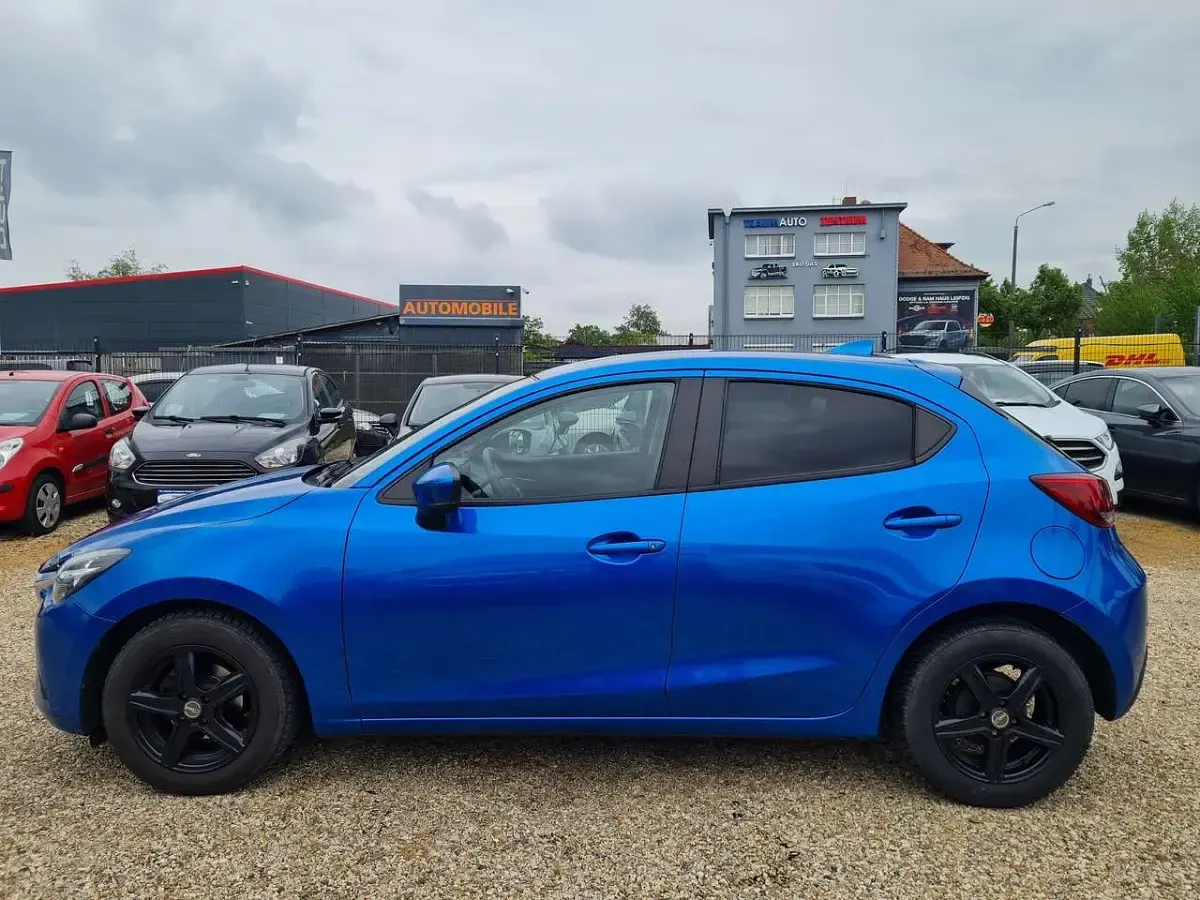 Używany Mazda 2 Kizoku 90 KM (66 kW) 2017 Niebieski Hatchback