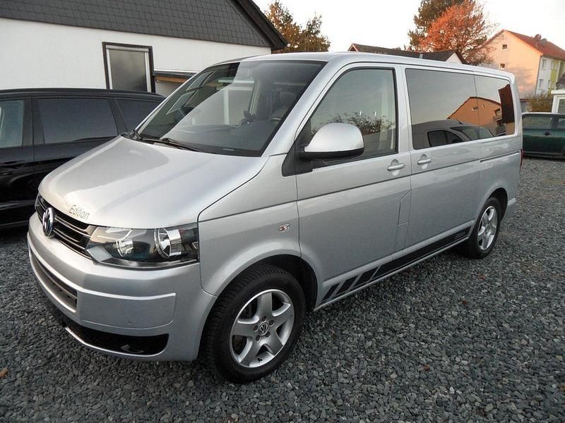 Gebraucht VW Multivan 179 PS (131 kW) 2011 Silber Van