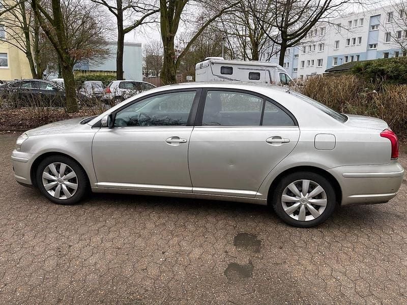 Gebraucht Toyota Avensis Sol 129 PS (94 kW) 2007 Silber Limousine