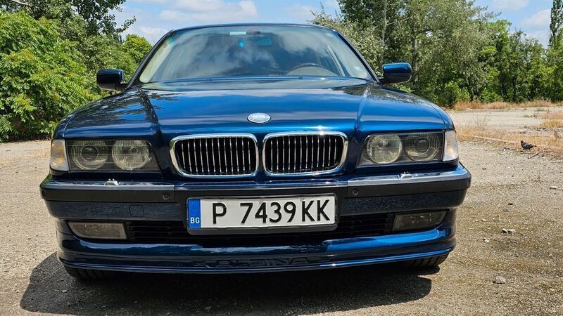Blau Gebraucht 1998 BMW 750 Limousine | 10.500 € - Bild 1/4