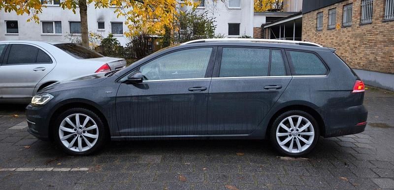 Grau Gebraucht 2019 VW Golf VII Highline Kombi | 15.500 € (Guter Preis) - Bild 1/4