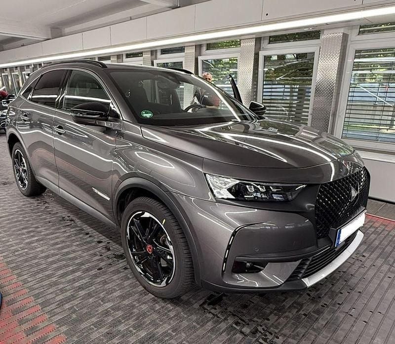 Grau Gebraucht 2022 DS Automobiles DS7 Crossback Performance SUV | 23.500 € (Superpreis) - Bild 1/4