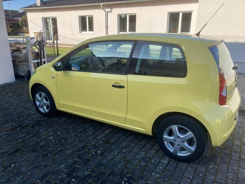 Gelb Gebraucht 2016 Seat Mii Reference Kleinwagen | 3.400 € (Superpreis) - Bild 1/4