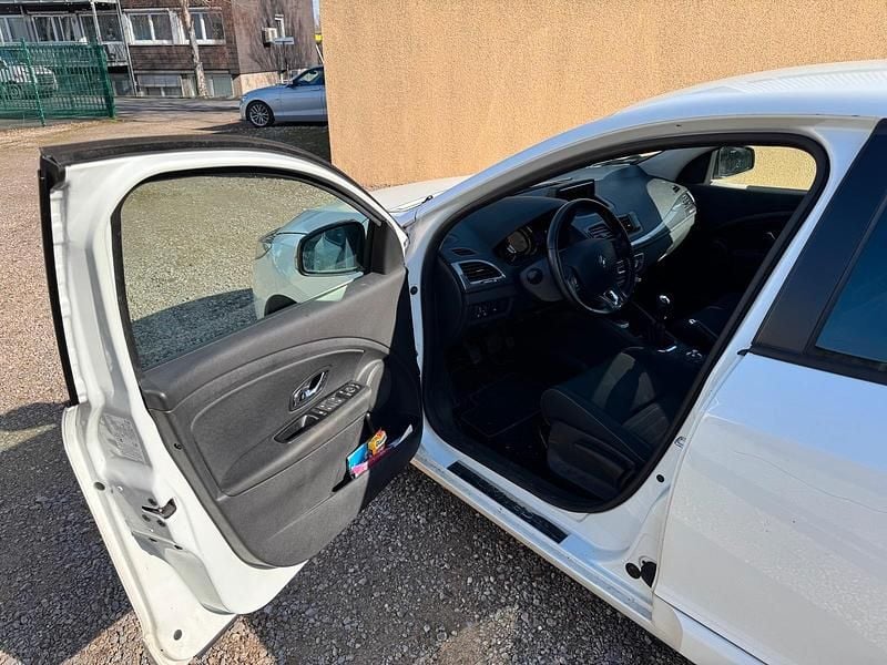 Gebraucht Renault Mégane III 102 PS (75 kW) 2015 Weiß Kleinwagen