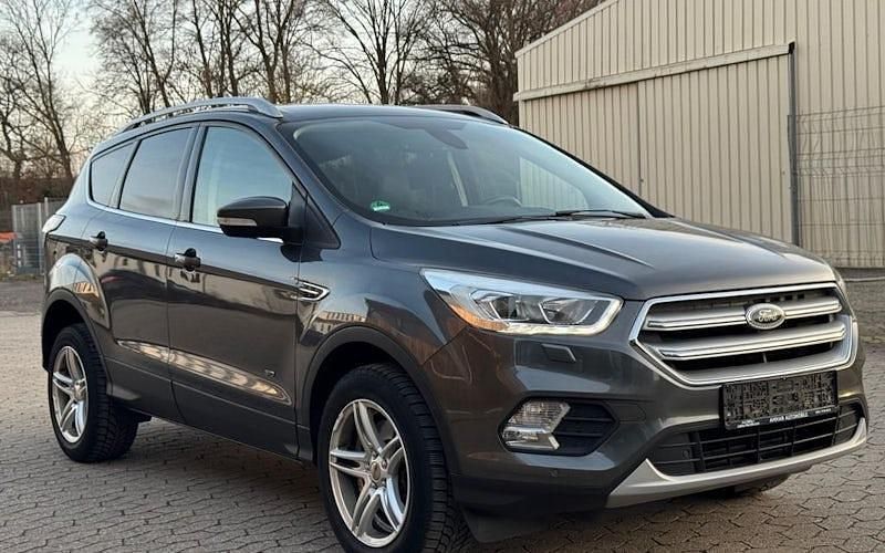 Gebraucht Ford Kuga Titanium 180 PS (132 kW) 2018 Grau SUV