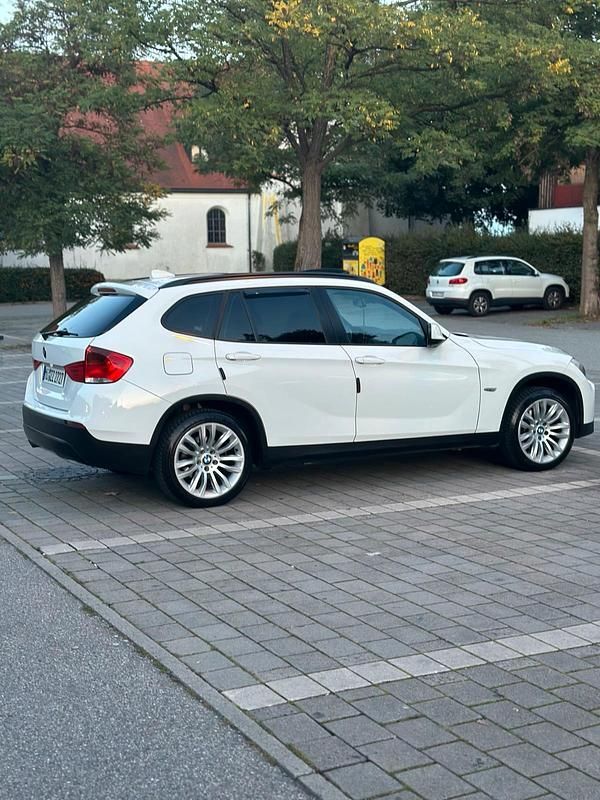 Weiß Gebraucht 2010 BMW X1 SUV | 9.000 € (Guter Preis) - Bild 1/4