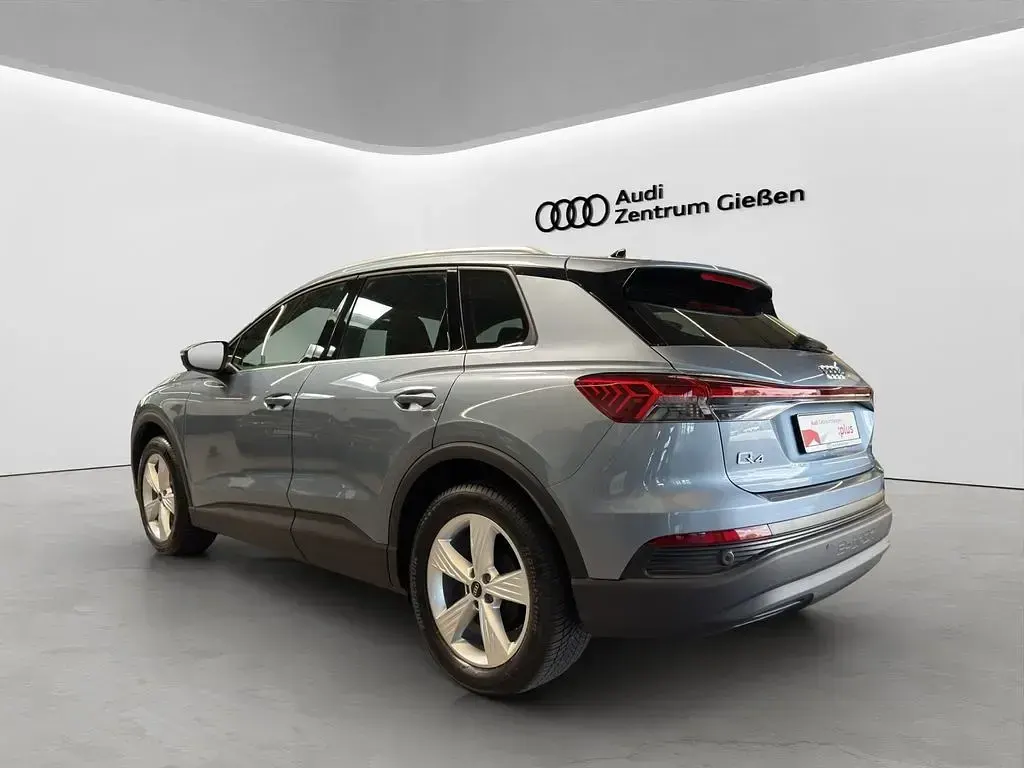 Gebraucht Audi Q4 e-tron Basis 150 kW (204 PS) 2023 Blau SUV