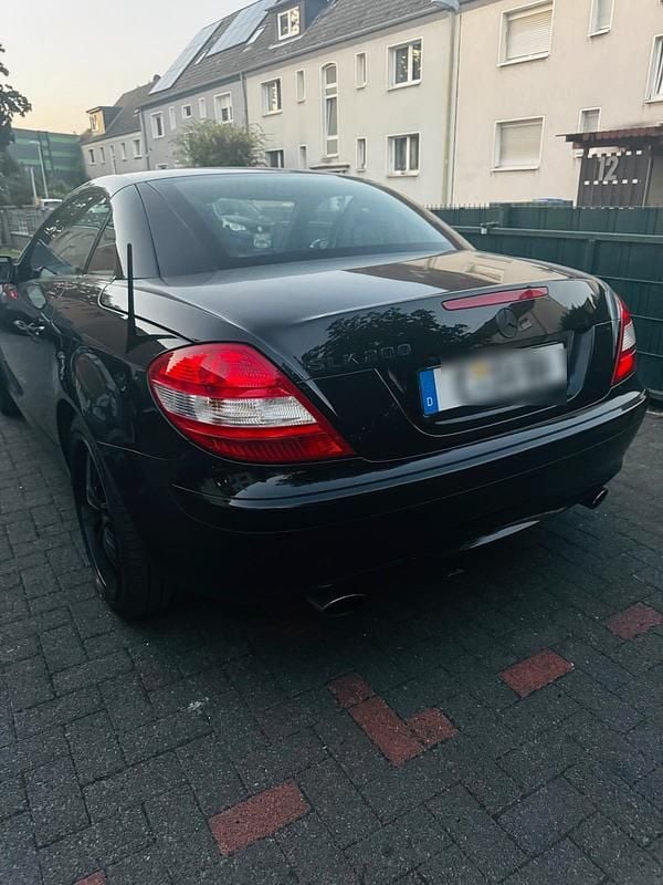 Schwarz Gebraucht 2004 Mercedes 200 Cabrio | 8.150 € (Guter Preis) - Bild 1/4