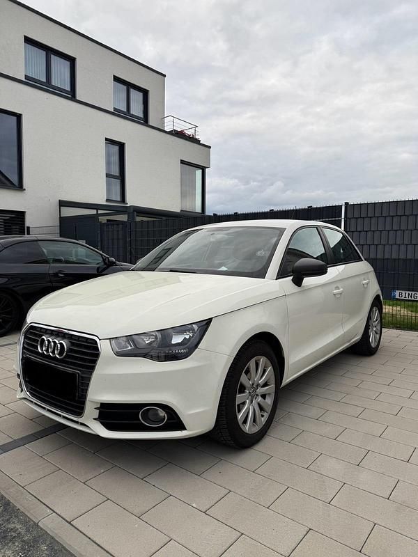 Weiß Gebraucht 2014 Audi A1 Sportback Kleinwagen | 6.950 € (Guter Preis) - Bild 1/4