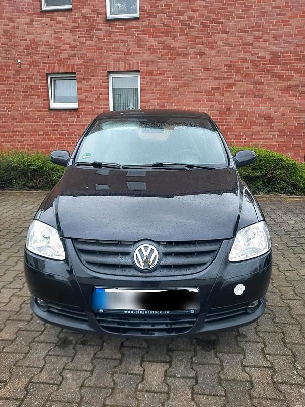 Schwarz Gebraucht 2011 VW Fox Kleinwagen | 3.599 € (Teuer) - Bild 1/4