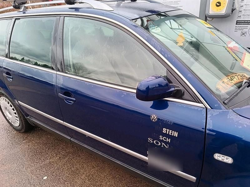 Gebraucht VW Passat 131 PS (96 kW) 2003 Blau Kombi