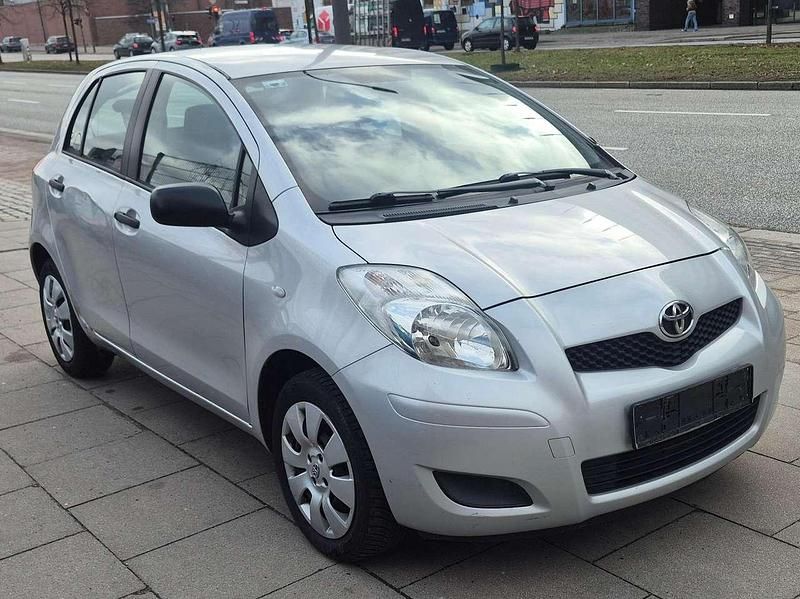 Gebraucht Toyota Yaris Cool 69 PS (50 kW) 2009 Silver mica metallic Kleinwagen
