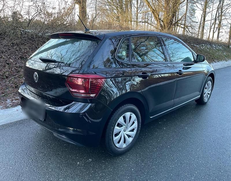 Gebraucht VW Polo Comfortline 80 PS (58 kW) 2019 Schwarz Limousine
