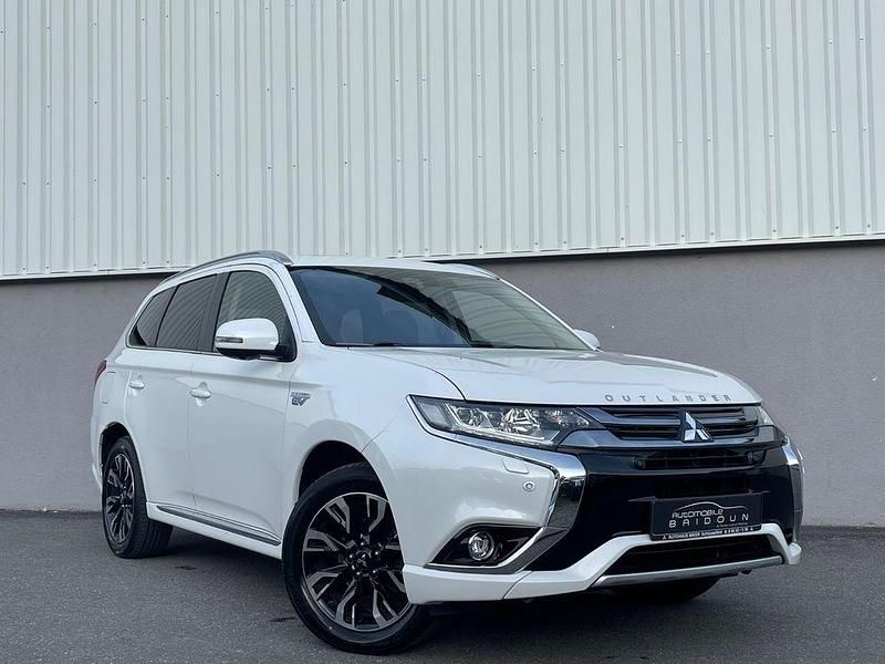 Gebraucht Mitsubishi Outlander P-HEV Top 203 PS (149 kW) 2018 Weiß SUV