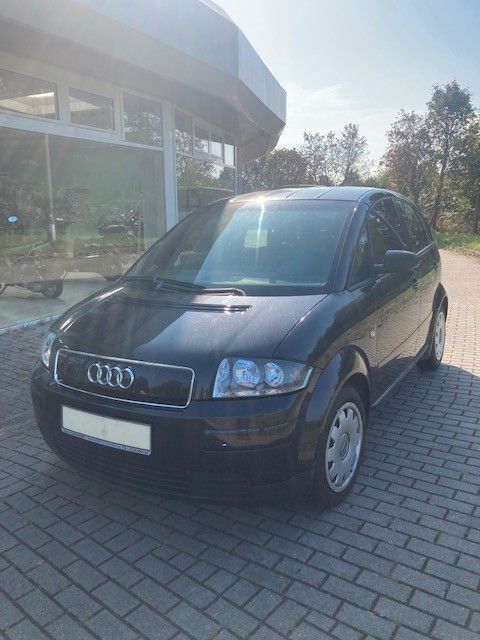 Schwarz Gebraucht 2002 Audi A2 Kleinwagen | 4.998 € (Etwas zu teuer) - Bild 1/4