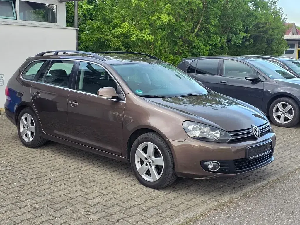 Gebraucht VW Golf VI Comfortline 105 PS (77 kW) 2010 Braun Kleinwagen