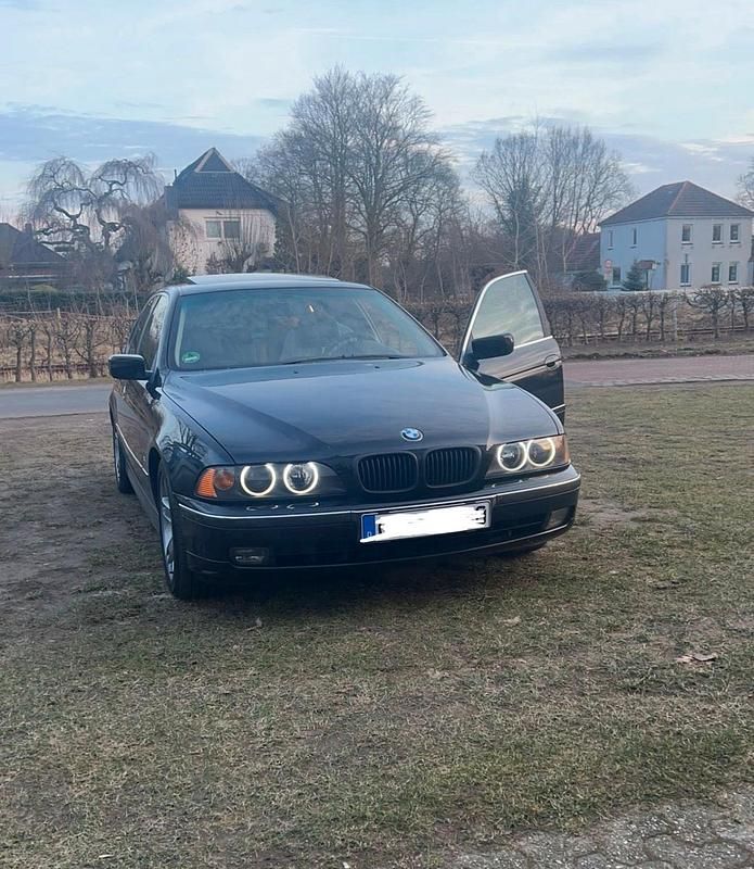 Gebraucht BMW 528 Basis 193 PS (141 kW) 2000 Schwarz Limousine