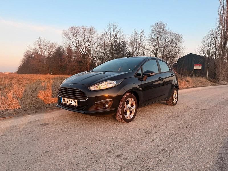 Gebraucht Ford Fiesta SYNC Edition 80 PS (58 kW) 2015 Schwarz Kleinwagen