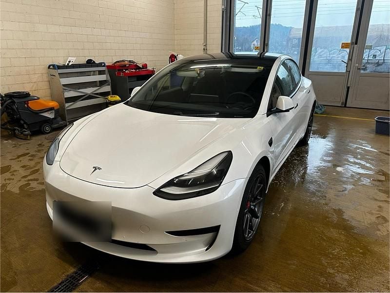 Gebraucht Tesla Model 3 Standard Range 239 kW (325 PS) 2021 Weiß Limousine