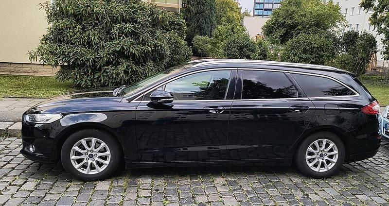 Schwarz Gebraucht 2015 Ford Mondeo Kombi | 8.500 € (Etwas zu teuer) - Bild 1/4